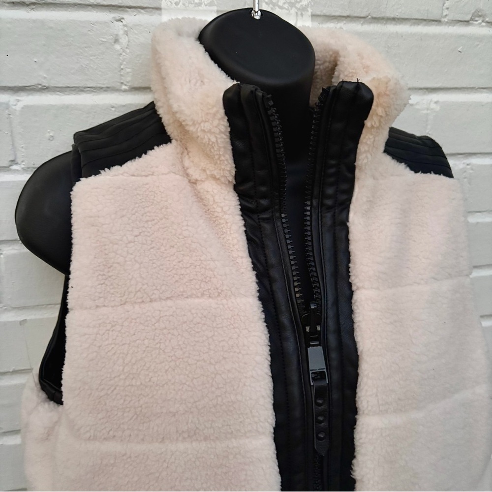 Rebecca Minkoff Reversible Vegan Leather & Sherpa Women’s Vest, SZ S NWOT - Picture 4 of 8
